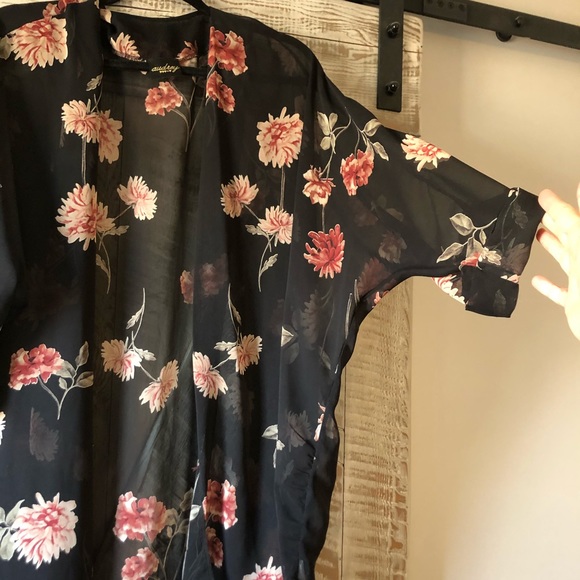 Cover up/ Kimono blouse - Picture 2 of 2